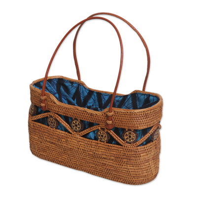 Handtasche mit Atemgriff aus Gras, 'Serene Skyline'. - Handgefertigte Ate Grass Lombok-Griff-Handtasche aus Bali