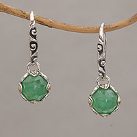 Pendientes de aro colgantes de jade, 'Sincerity Blooms' - Pendientes de aro de plata de ley de jade con detalles en oro