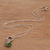 Halskette mit Jade-Anhängern und Goldakzenten - Halskette mit Anhänger aus Sterlingsilber mit Jade- und Goldakzenten
