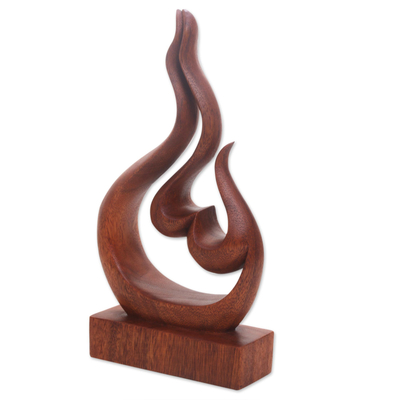 Holzskulptur - Handgeschnitzte Suar-Holz-Skulptur mit Herz und Flamme