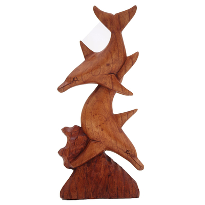 Holzskulptur, 'Delfin-Duo'. - Handgefertigte Delphin-Skulptur aus Suar-Holz aus Indonesien