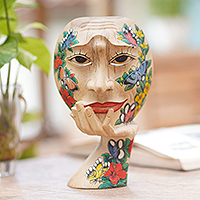 Máscara de madera, 'Sonrisa de mariposa' - Máscara floral y mariposa de madera de hibisco tallada a mano