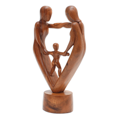 Holzskulptur - Handgeschnitzte Statuette „Eltern und Kind segnend“ aus Suar-Holz
