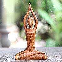 Escultura de madera - Escultura de madera de suar tallada a mano yoga sentado pose