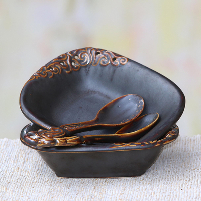 Cuencos y cucharas de cerámica, (par) - Par de tazones y cucharas a juego de cerámica marrón (juego para 2)