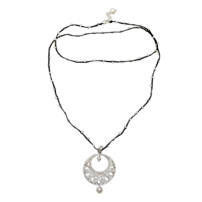 collar con colgante de perlas cultivadas - Collar con colgante de cordón negro y perlas cultivadas de agua dulce
