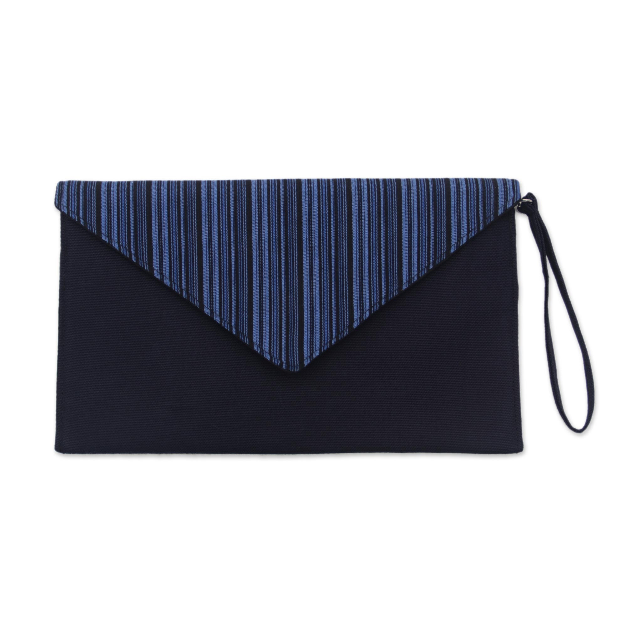 black wristlet clutch