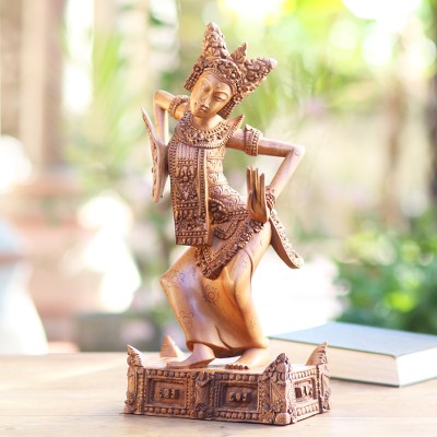 Wood statuette, 'Dancing the Legong Kraton' - Legong Kraton Hand Carved Suar Wood Statuette