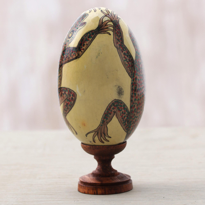 Wood sculpture, 'Gecko Egg' - Egg-Shaped Albesia Wood Gecko Sculpture from Bali