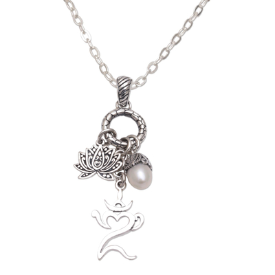 collar con colgante de perlas cultivadas - Collar con colgante de perlas cultivadas Lotus y Om de Bali