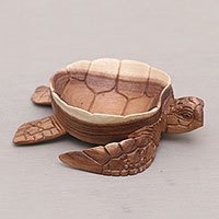 Catchall de madera, 'Kura Kura Keeper' - Catchall de tortuga de madera de Suar tallado a mano en Bali