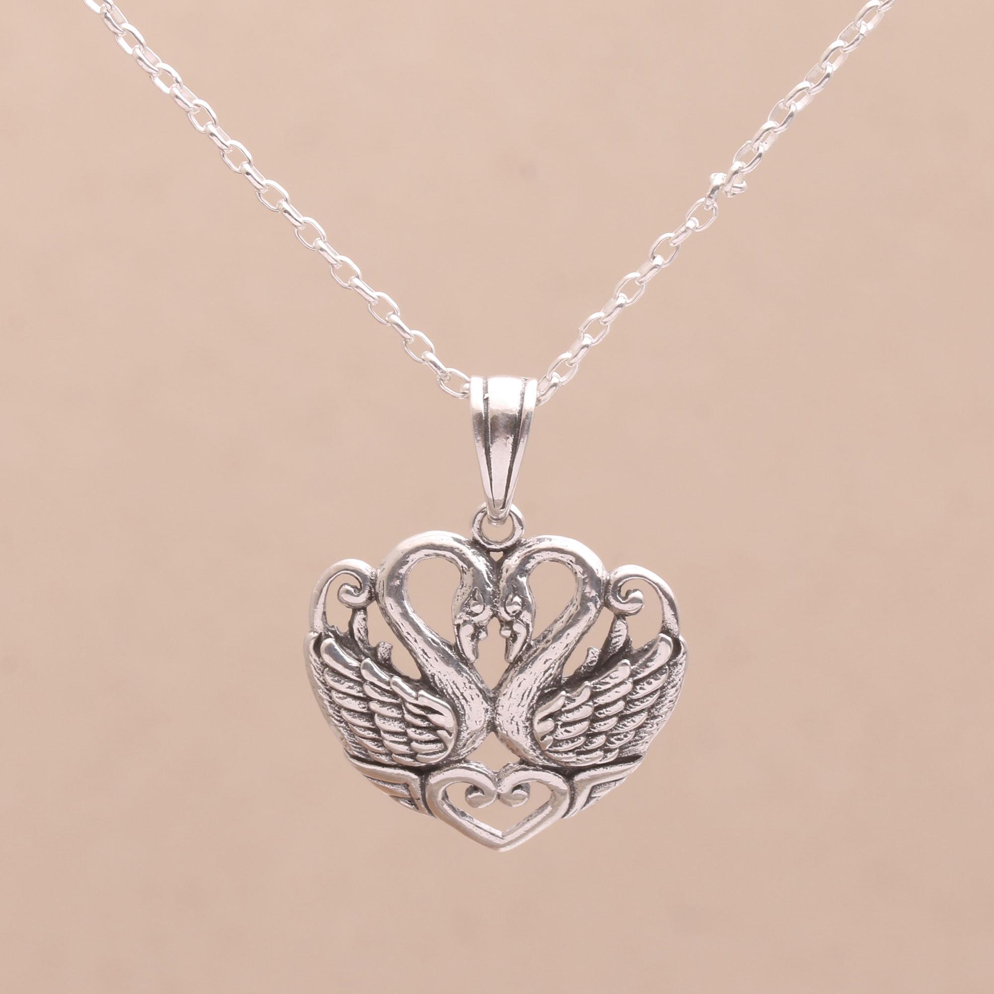 Lovely Ortak /'Nature in Flight/' Sterling Silver Swan Pendant and Chain