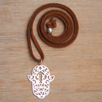 Anhänger-Halskette aus Sterlingsilber, 'Hand der Fatima'. - Sterlingsilber-Hamsa-Anhänger-Halskette aus Bali