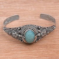 Pulsera de puño de amazonita, 'Sindu Magic' - Pulsera de puño de amazonita floral hecha a mano en Indonesia