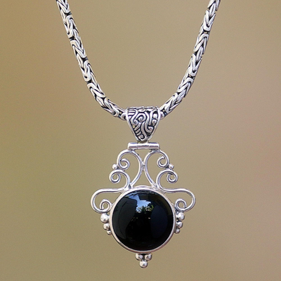 Onyx pendant necklace, 'Eye of the Dark Queen' - Sterling Silver Eye of the Dark Queen Onyx Pendant Necklace