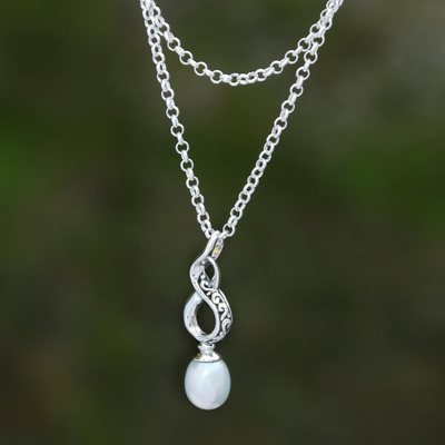 collar con colgante de perlas cultivadas - Collar de perlas cultivadas con símbolo de infinito de Bali