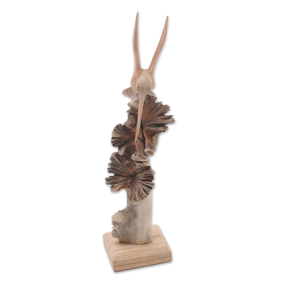 Holzskulptur „Kolibriflug“ – Handgeschnitzte fliegende Kolibri-Skulptur aus Jempinis-Holz