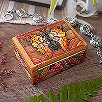 Mini-Schmuckschatulle aus Holz, „Butterfly Paradise“ – handbemalte Mini-Schmuckschatulle mit Schmetterlingsmotiv