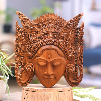 Holzmaske - Balinesische handgeschnitzte Holzmaske von Sita, der Frau von Rama