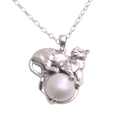 Cultured pearl pendant necklace, 'White Panther Moonlight' - Panther-Themed White Cultured Pearl Necklace from Bali