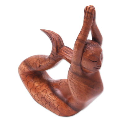 Holzskulptur - Suar-Holzskulptur einer Meerjungfrau in einer Yoga-Pose aus Bali