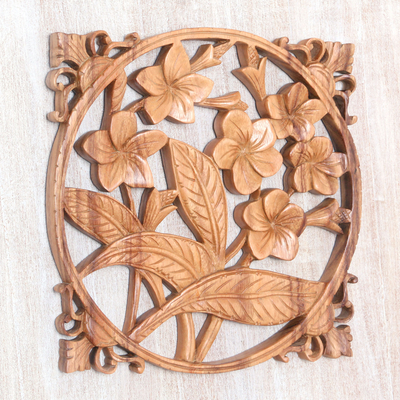Panel en relieve de madera - Panel en relieve floral de madera de suar tallado a mano de Bali