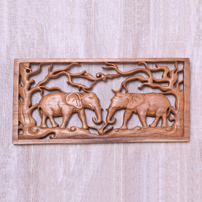 Reliefplatte aus Holz - Elefanten zwischen Bäumen, handgeschnitzte Reliefplatte aus Holz