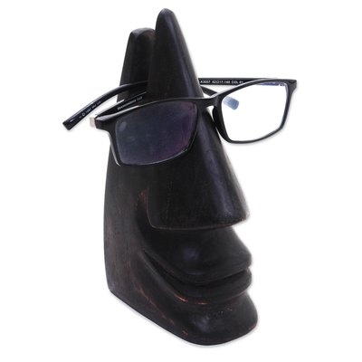 Brillenhalter aus Holz - Skurriler, dunkelbrauner, handgeschnitzter Brillenhalter aus Holz