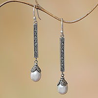 Pendientes colgantes de perlas cultivadas, 'Mermaid Melody' - Pendientes colgantes alargados de perlas cultivadas de plata de ley