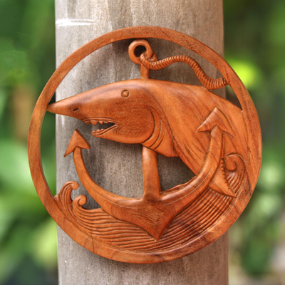 Reliefplatte aus Holz - Holzreliefplatte mit nautischem Hai-Motiv aus Bali