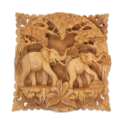 Paneles de madera en relieve, (par) - Paneles en relieve de madera con temática de elefantes de Indonesia (par)