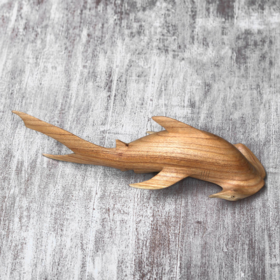 Escultura de madera - Escultura de tiburón martillo de madera Jempinis de Bali
