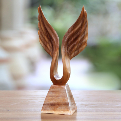 Holzskulptur, „Ich werde fliegen“. - Suar Wood Flügel-Skulptur handgefertigt in Bali