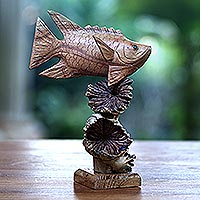 Escultura de madera, 'Dragonfish Reef' - Escultura de pez dragón de madera tallada a mano de Bali