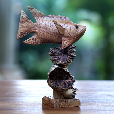 Wood sculpture, 'Dragonfish Reef' - Hand-Carved Wood Dragonfish Sculpture from Bali
