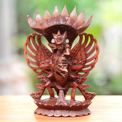 Holzskulptur - Handgeschnitzte Suar-Holzskulptur von Vishnu aus Bali