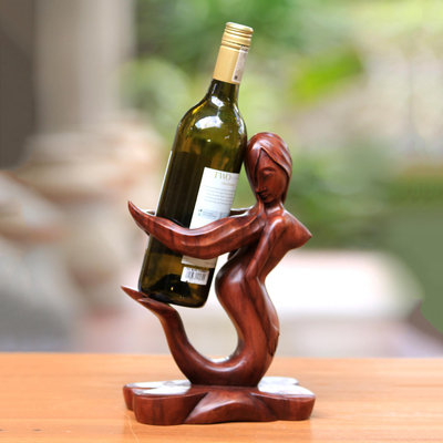 Weinflaschenhalter aus Holz, 'Mermaid Charm - Suar Wood Meerjungfrau-Weinflaschenhalter aus Bali