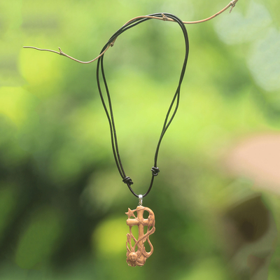 Halskette mit Knochenanhänger - Handgeschnitzte Halskette mit Kreuzanhänger aus Knochen aus Bali
