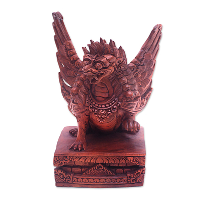 Escultura de madera - Escultura de madera de suar de una criatura mítica de Indonesia