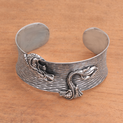 Manschettenarmband aus Sterlingsilber - Handgefertigtes Drachenarmband aus Sterlingsilber