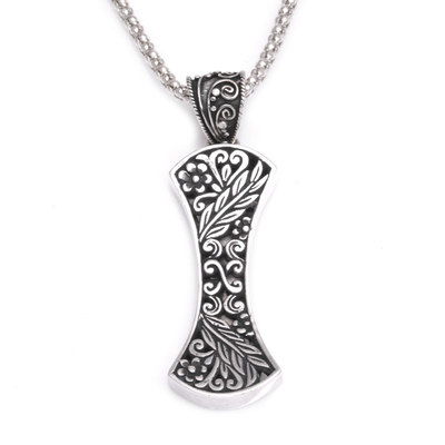 Collar con colgante de plata de ley, 'Petal Crest' - Collar con colgante floral de plata esterlina de Java