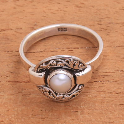 Cultured pearl cocktail ring, 'Circular Glow' - Circular Cultured Pearl Cocktail Ring from Java