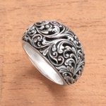Sterling silver cocktail ring, 'Borneo Forest' - Leaf Pattern Sterling Silver Cocktail Ring from Java