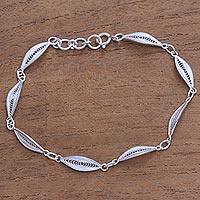 Sterling silver filigree link bracelet, 'Filigree Seeds' - Handcrafted Sterling Silver Filigree Seed Link Bracelet