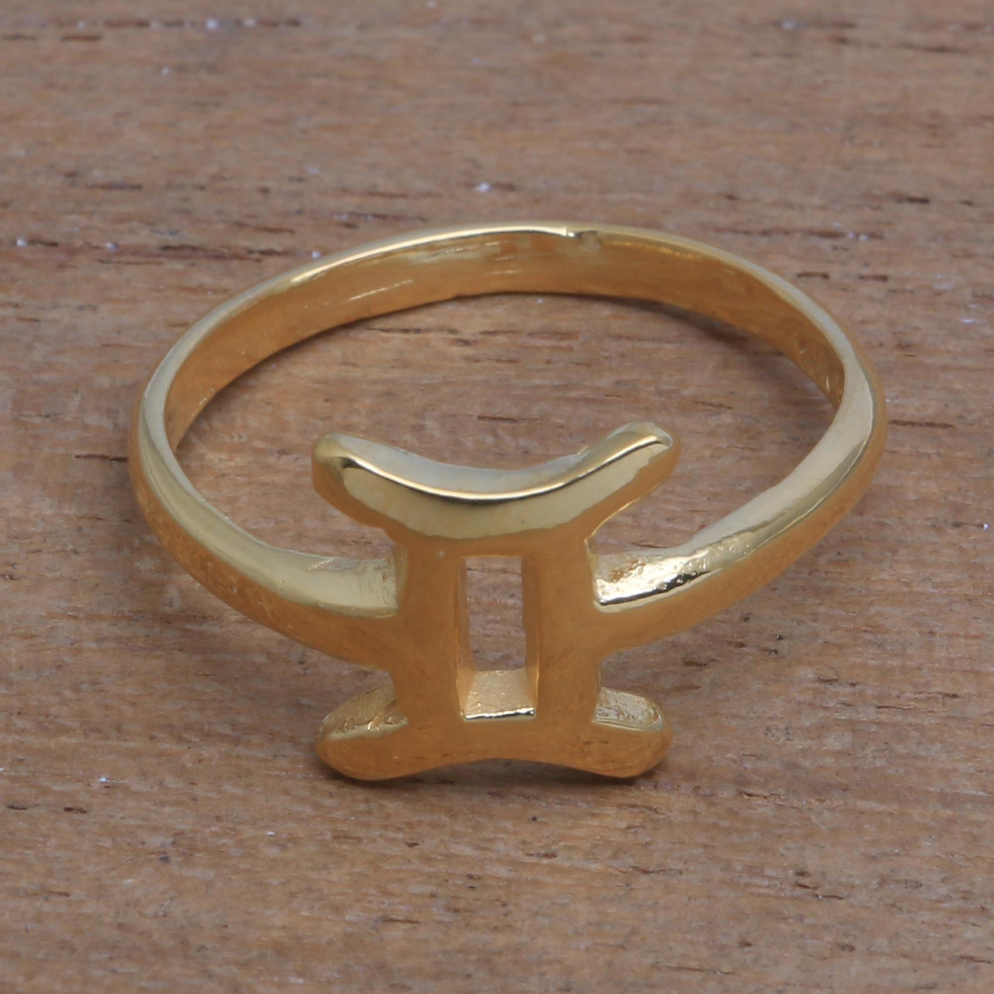 boezem Konijn Wereldrecord Guinness Book 18k Gold Plated Sterling Silver Gemini Band Ring - Golden Gemini | NOVICA