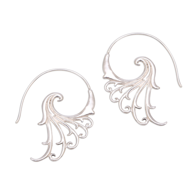 Halbkreis-Ohrringe aus Sterlingsilber, 'Phoenix Wings'. - Elegante Halbkreis-Ohrringe aus Sterlingsilber mit durchbrochenen Federn