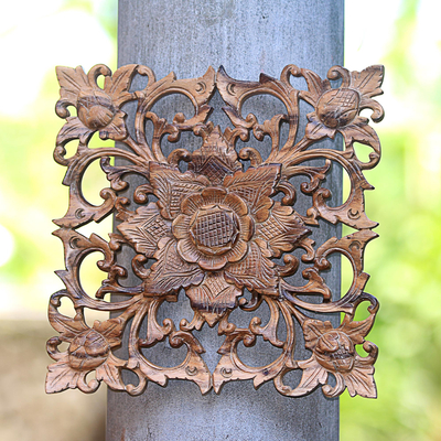 Panel en relieve de madera, 'Loto flotante' - Panel en relieve de madera Suar con motivo de loto elaborado en Bali