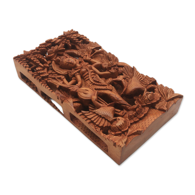Holzrelieftafel, 'Sarasvati' - Suar-Holzrelieftafel des Hindu-Gottes Saraswati aus Indonesien