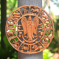 Panel en relieve de madera, 'Angelic Zodiac' - Panel en relieve de madera Angel Zodiac Suar de Bali