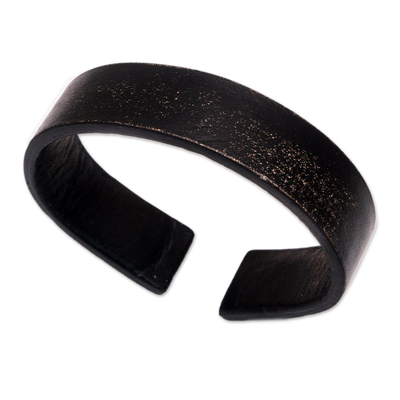 Manschettenarmband aus Leder - Manschettenarmband aus schwarzem Leder mit Distressed-Finish
